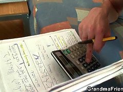 ぽっちゃり, デカ尻, デカチン, フェラチオ, お婆さん, 母, ティーン, 三人