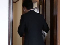The realtor bangs this uber-sexy asian wife