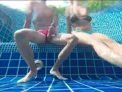 Leie, Blondine, Handjob, Hd, Selbstgemacht, Milf, Pool, Öffentlich