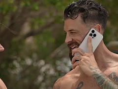 Velké péro, Kuřba, Stříkání spermatu, Gay, Hardcore, Líbání, Svaly, Tetování