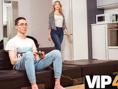 18 anni, Bionda, Famiglia, Hd, Realtà, Russa, Sorella, Tabù