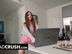 Américain, Sucer une bite, Branlette thaïlandaise, Hard, Hd, Pov, Tabou, Adolescente