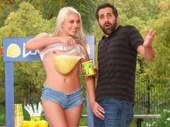 Lemonade Babe Wants Her Lemons Squeezed