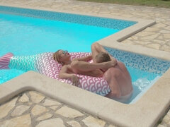 Cherry Kiss gives an amazing head and gets shagged by the pool