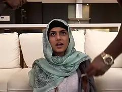 MIA KHALIFA - Hilarious & Rare BTS Footage Featuring Arab Superstar