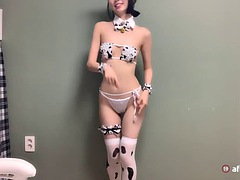 Korean teen loves to show off her sexy body