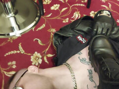 Grosser schwanz, Blasen, Fetisch, Fußfetisch, Schwul, Leder, Uniform