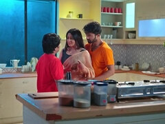 Velika rit, Busty, Grupni, Dekle drka tiča, Milf, Naravne joške, Trojček, Žena