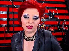 Stivali, Erotica, Dominazione femminile, Lattice, Mamma che vorrei scoparmi, Rossa, Fumando   smoking, Guardone