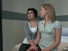Sadomasoquismo, Rubia, Amarrada, Atragantadas, Hd, Lesbiana, Madres para coger, Juguetes