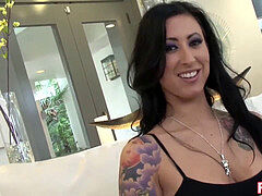 tattoo babe Lily Lane Gets feet Worshiped and Gives Footjob!