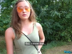 Leie, Grosse titten, Braunhaarige, Hundestellung, Handjob, Natürlichen titten, Im freien, Pov