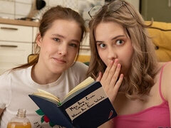 18 χρονον, Μεγάλος κώλος, Μεγάλος πούτσος, Πίπα, Σε στάση σκύλου στα τέσσερα, Φυσικά βυζιά, Έφηβος, Βυζιά