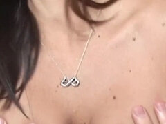 Anális szex, Hatalmas hátsó, Tekintélyes didik, Cumizás, Szájba élvezés, Arcra élvezés, Érett feleség, Nézőpont