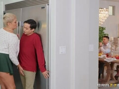 큰 가슴, 금발의, 남자친구, 바람핀, 커플, 음경, 도기스타일, 핸드잡