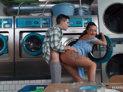 Kauniit, Iso perse, Isot tissit, Ruskeahiuksinen, Syväkurkku, Hd, Pillu, Tatuointi