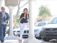 Mekko, Korkokengät, Julkinen, Soolo, Hameen alla