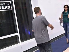 Tvrdě, Na pejska, Realita