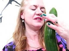 EuropeMaturE One Old Her Cucumber and Her Vibrator