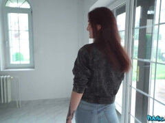 Amateur, Sucer une bite, Brunette brune, Tchèque, Européenne, Faciale, Jeans, Seins naturels