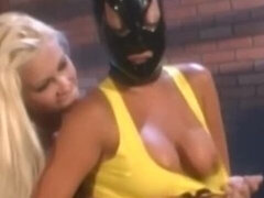 Stora tuttar, Bystig, Fetisch, Fingering, Latex, Lesbisk, Slick, Fitta