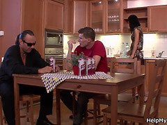 Ruskeahiuksinen, Puuma, Äiti jota haluaisin panna, Äiti, Todellisuus, Huutava, Äitipuoli, Teini