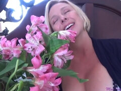 Blonde Stepmom Brianna Beach gets her Mothers Day Gift - POV homemade hardcore with cumshot