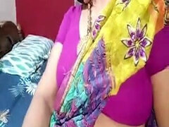 Indian amateur MILF crazy online masturbation video