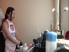 Aasialainen, Isot tissit, Suihinotto, Kermakakku, Luonnolliset tissit, Yllätys