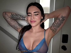 Grosse bite, Gros seins, Hard, Chevaucher, Tatouage, Adolescente, Nénés