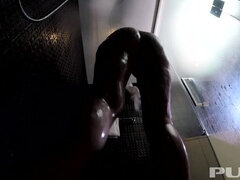 Grote kont, Grote mammen, Blond, Douche, Tatoeage, Nat