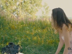 Pik sutte, Lækker, Håndjob, Slikning, Naturlige bryster, Udendørs, Offentlig, Bryster