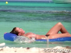 Amateur, Plage, Gros seins, Monstre, Seins naturels, Mamelons, Public, Nénés