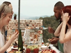 Парочка, Вчетвером, Бассейн