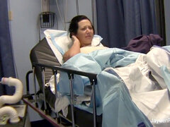 Πίσω στα παρασκήνια, Μελαχροινή