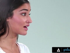 18 let, Lesbické, Spodní prádlo, Pička, Realita, Punčochy, Učitel, Kozičky