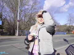 British tourist Gina Varney deepthroats Czech dick in public