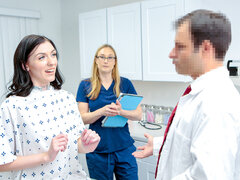 18, Niogtres, Pik sutte, Brunette, Doktor, Teenager, Bryster, Uniform