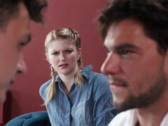 Grote kont, Hondjeshouding, Dubbele penetratie, Sperma in gezicht, Handbeurt, Hd, Tiener, Trio