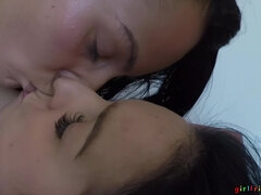 Lizanje anusa, Črnke, Rjavolaska, Prstni, Lezbijke, Lizanje, Naravne joške, Muco