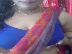 Tempting Indian amateur MILF hot cam sex show