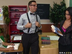 Gros cul, Grosse bite, Gros seins, Sucer une bite, Brunette brune, En levrette, Mère que j'aimerais baiser