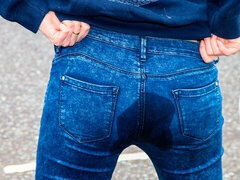 Zadok, Brunetka, Džínsy, Vonku, Pissing, Na verejnosti, Krátke vlasy, Teenka