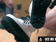 항문, 클래식, 핑거링, 레즈비언, 젖꼭지, 엉덩이 때리기, 선생, 젖가슴