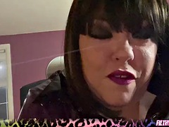 Sadomasochismus, Britisch, Weibliche domination, Fetisch, Latex, Masturbation, Milf, Schlampe