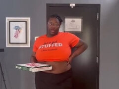 Ebony BBW Ex-Pornstar Now Pizza Delivery Driver, Gets Big Tip