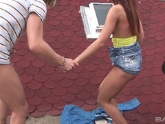 18 let, Anál, Brunetka, Stříkání spermatu, Na obličej, Venku, Teenka