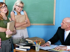 18, Veľký zadok, Veľké péro, Kuřba, Kancelária, Bolesť, Vychudnutá, Teenka