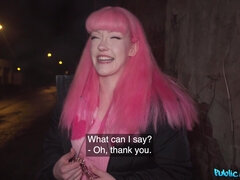 Amatör, Brittisk, Creampie, Doggystyle, Europeisk, Piercing, Offentlig, String