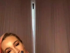 Kendra Sunderland Live show